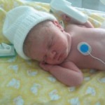how-to-loom-knit-a-preemie-hat/