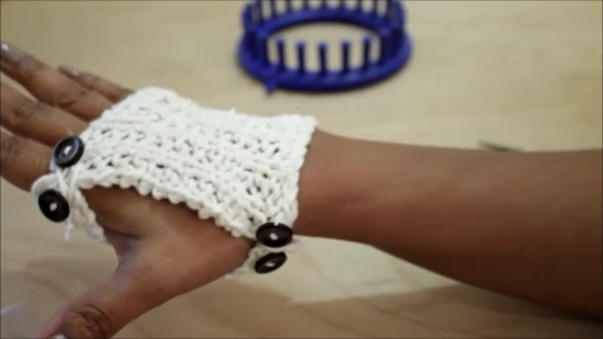 loom knitters-glove