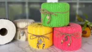 Loom Knit Toilet Pattern Cover