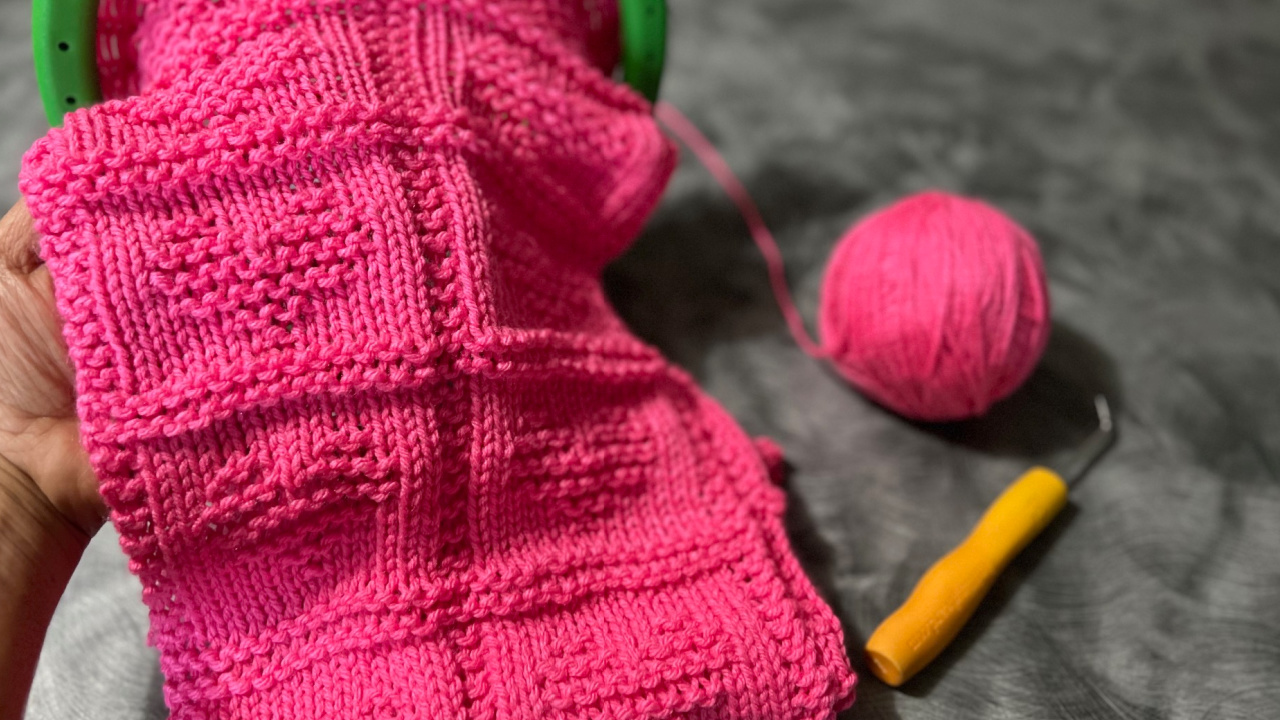Loom knit Garter stitch heart square